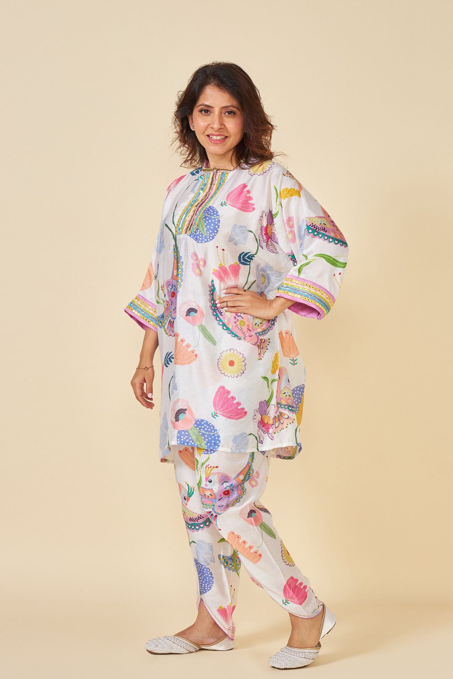 White Bloom Embellished Ladies Kaftan Top And Pant Set Of 2