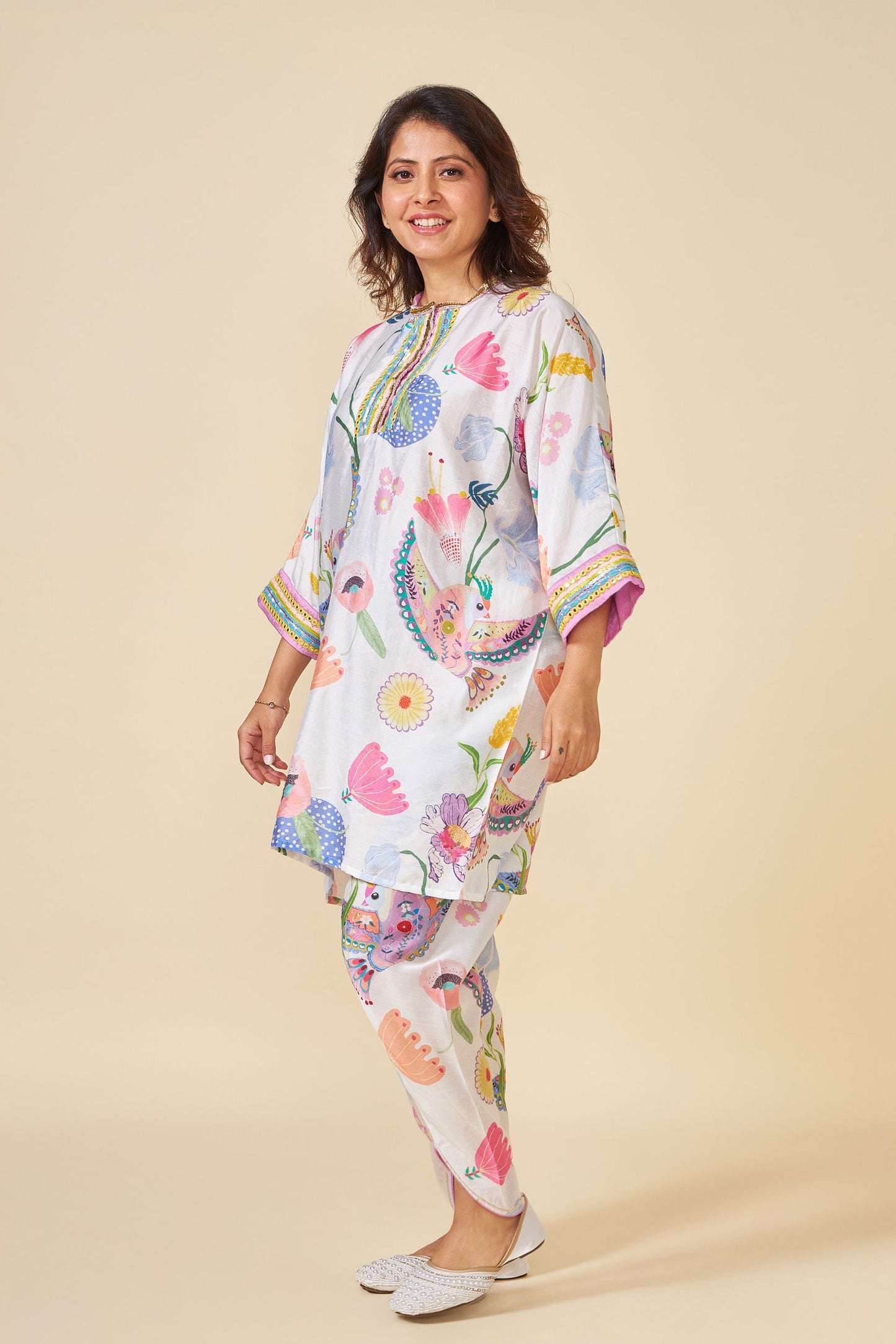 White Bloom Embellished Ladies Kaftan Top And Pant Set Of 2