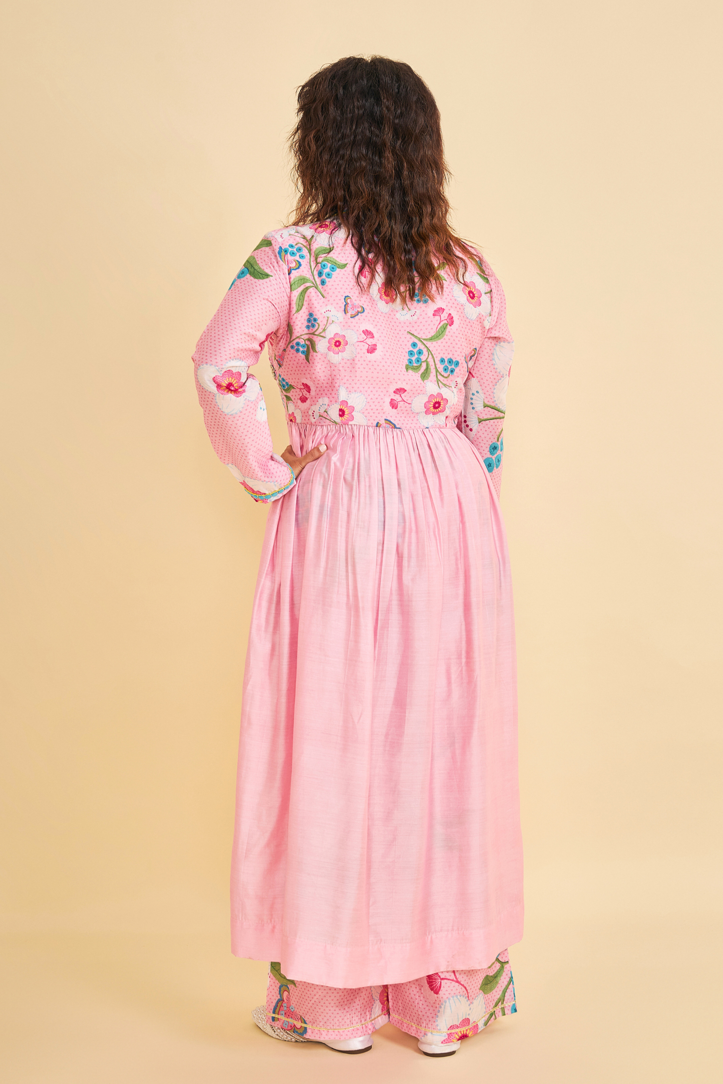 Raya Pink Embroidered Ladies Kurta With Straight Leg Trousers ( Set of 2 Pcs)