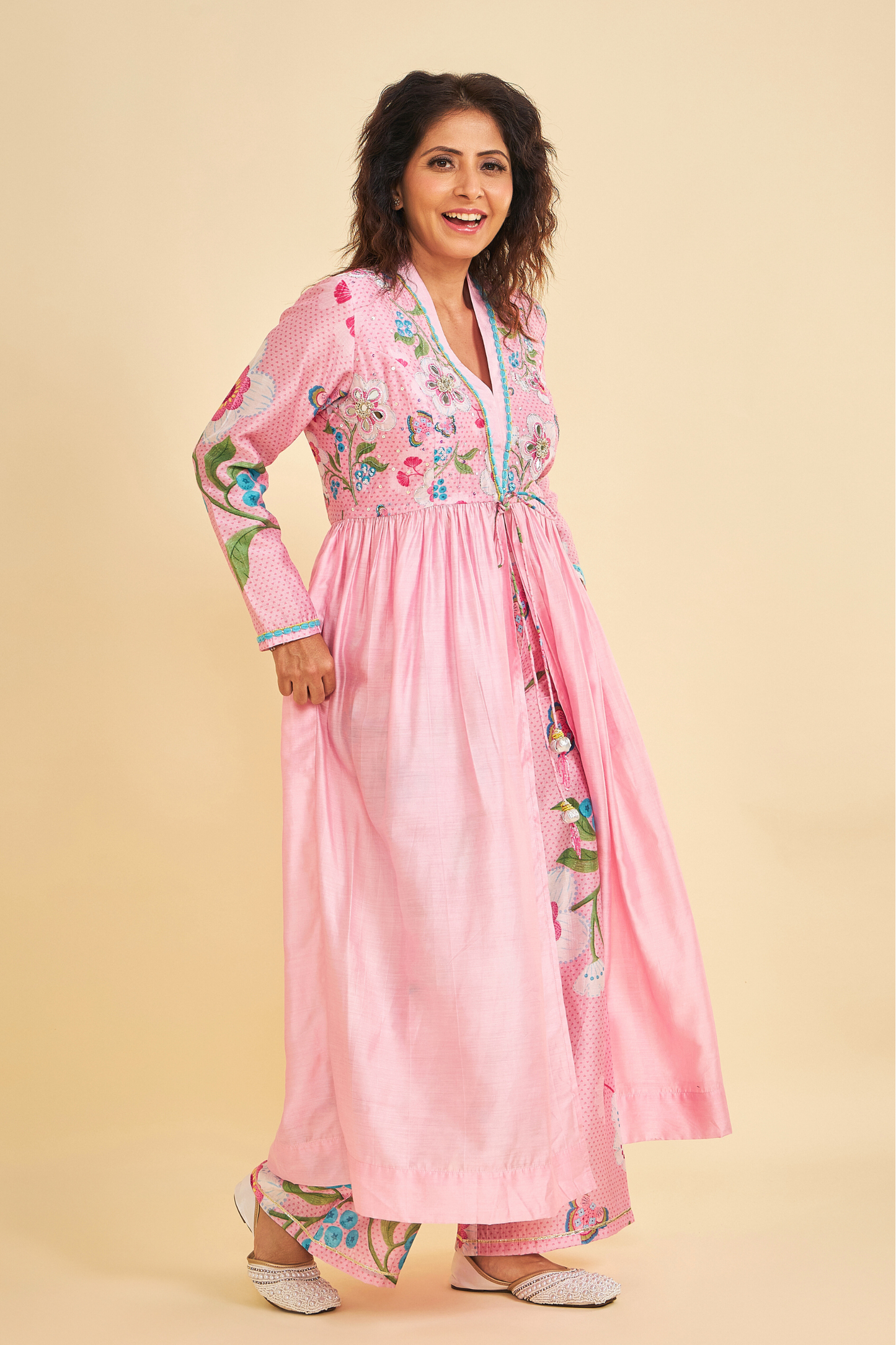 Raya Pink Embroidered Ladies Kurta With Straight Leg Trousers ( Set of 2 Pcs)