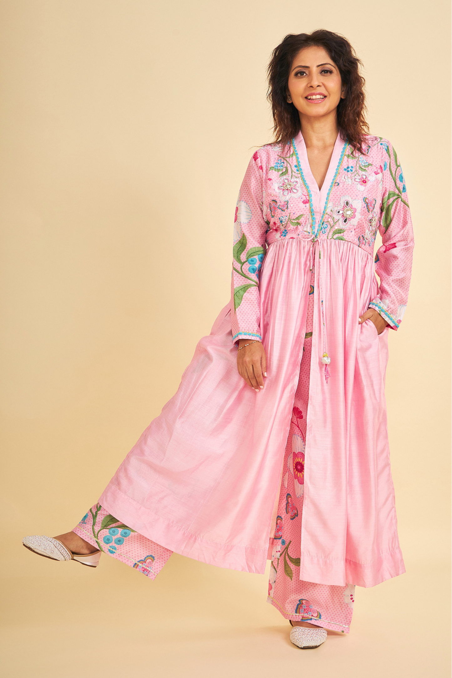 Raya Pink Embroidered Ladies Kurta With Straight Leg Trousers ( Set of 2 Pcs)