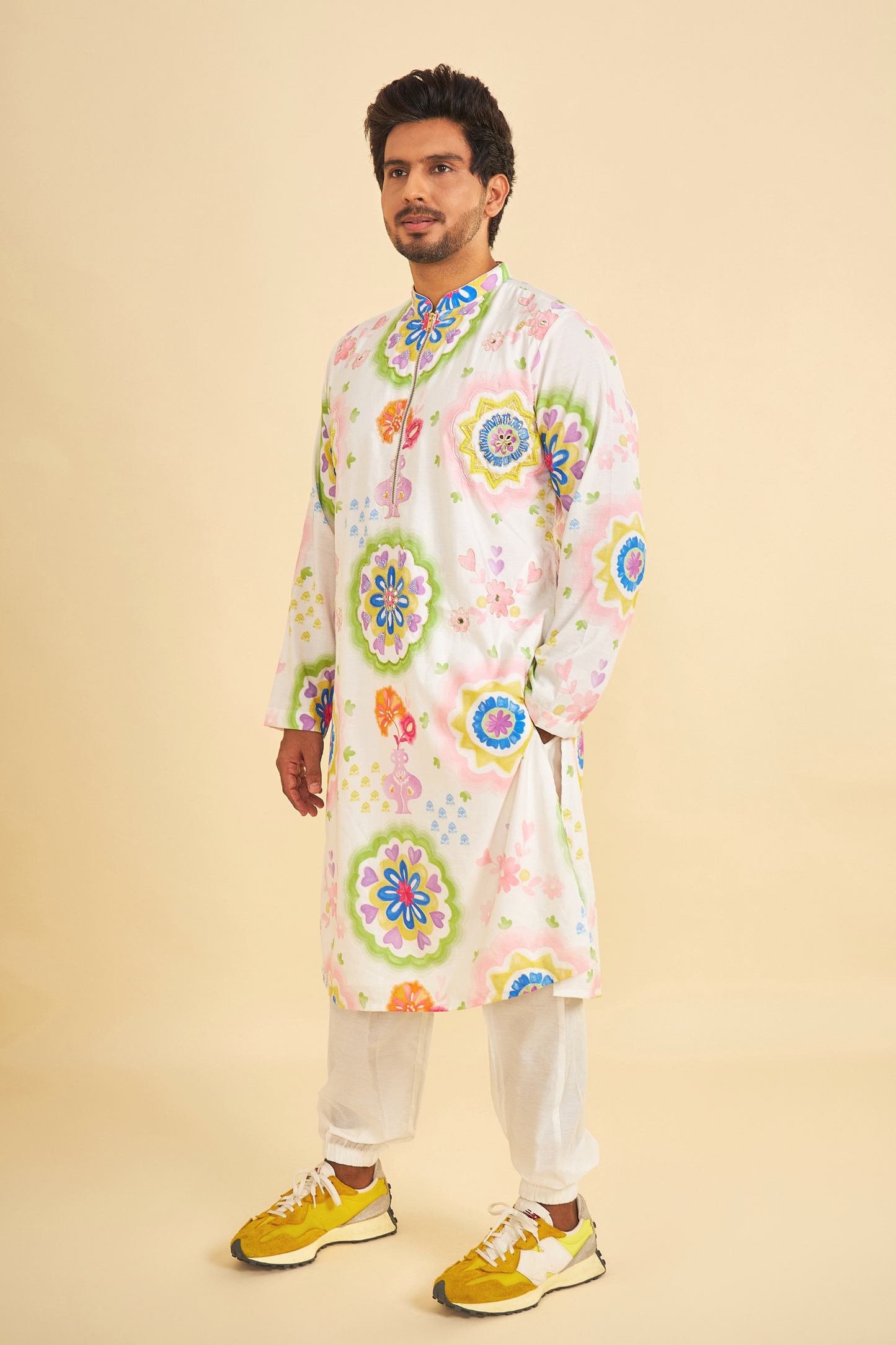 Mae Embroidered Men's Kurta and Pant ( Set of 2 Pcs)