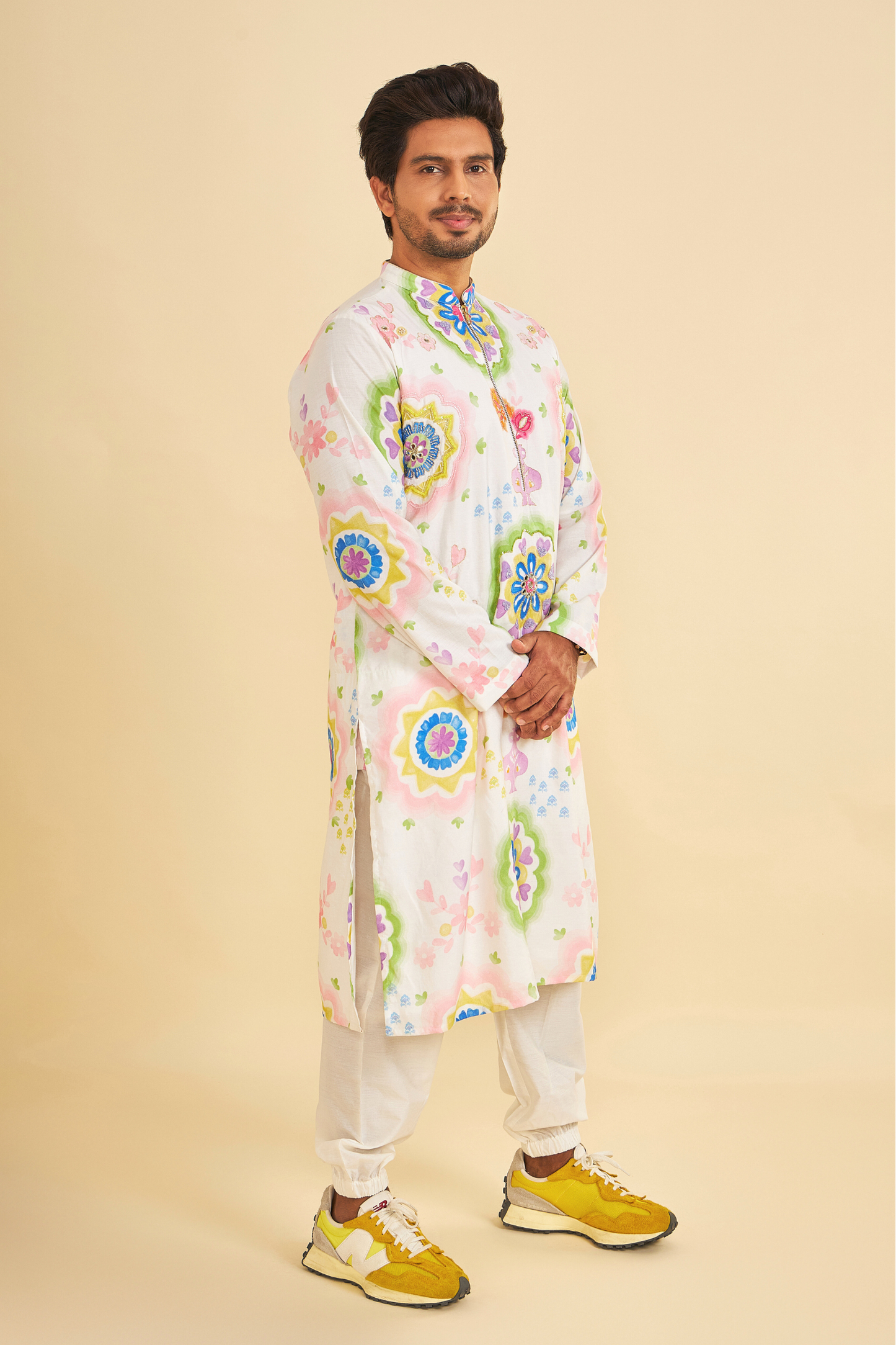 Mae Embroidered Men's Kurta and Pant ( Set of 2 Pcs)