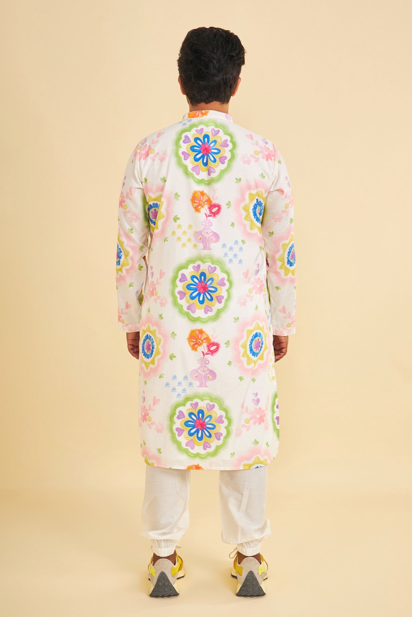 Mae Embroidered Men's Kurta and Pant ( Set of 2 Pcs)