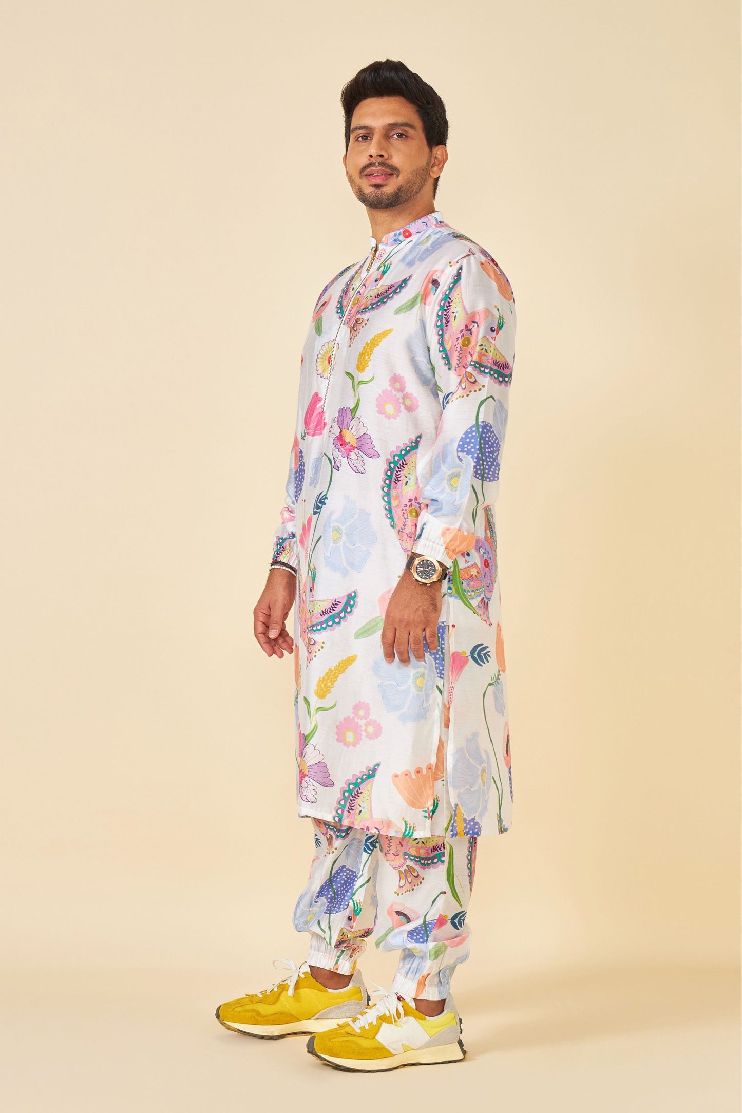 WHITE BLOOM EMBELLISHED MEN'S KURTA AND PANT SET OF 2